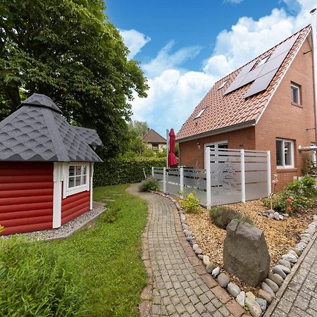 Modern Holiday Home With Sauna By The Sea In Wiek Wiek auf Ruegen Exterior photo